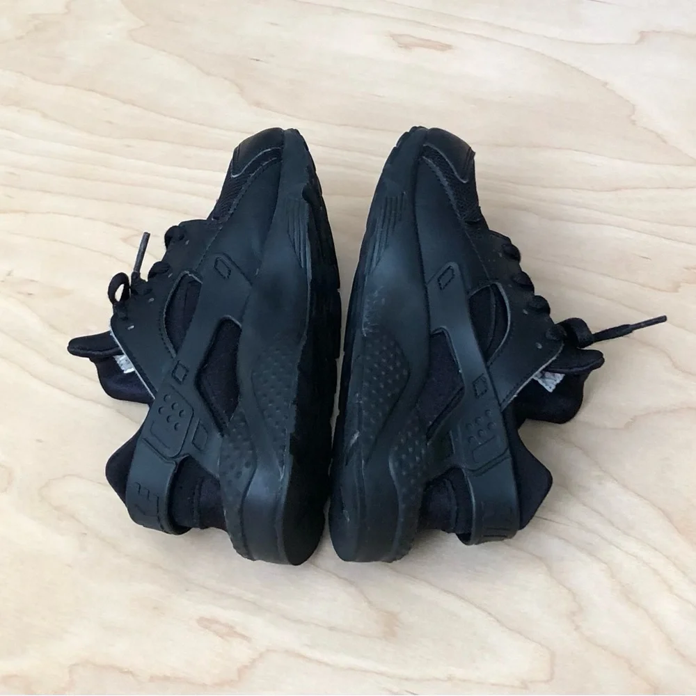 Nike huarache triple